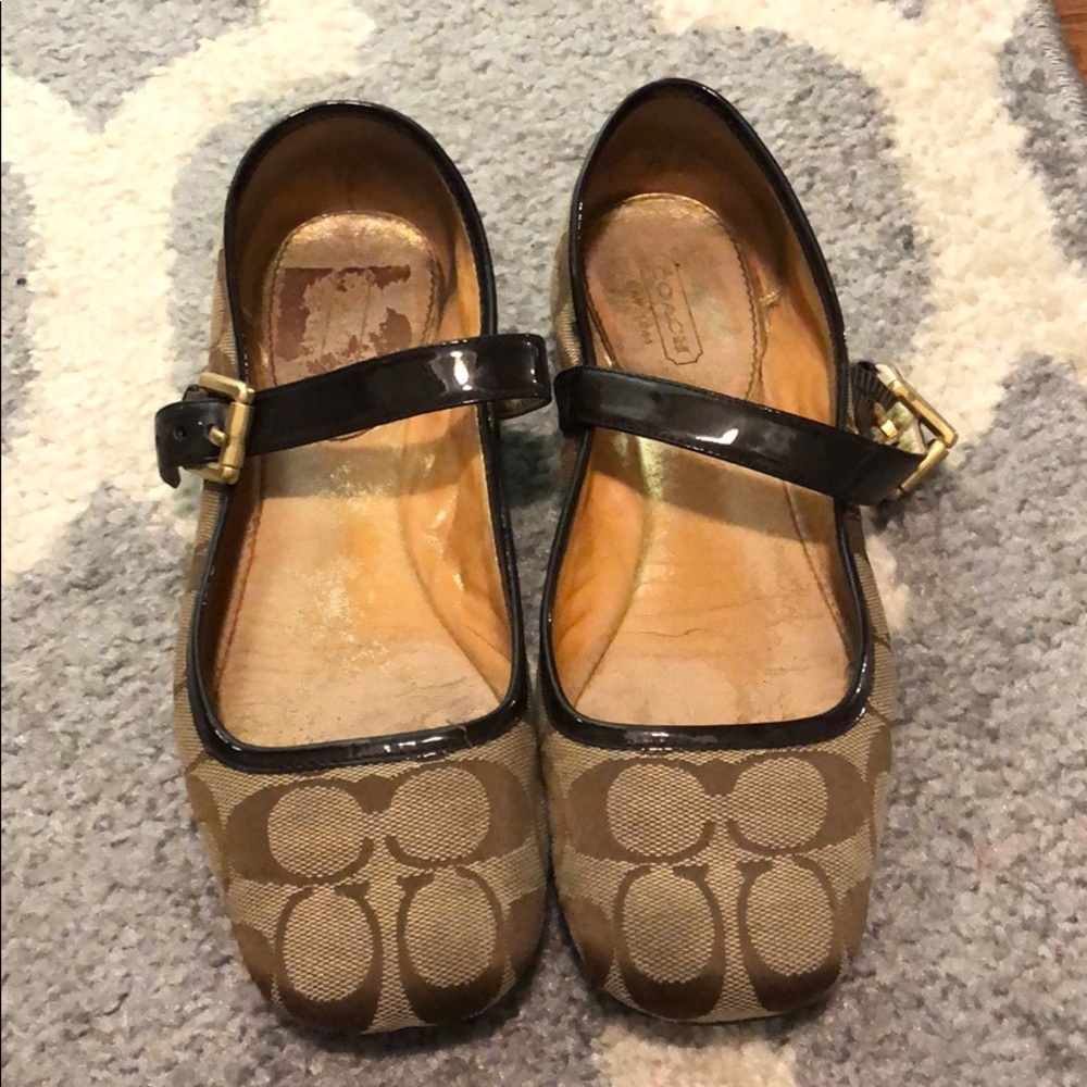 Coach flats